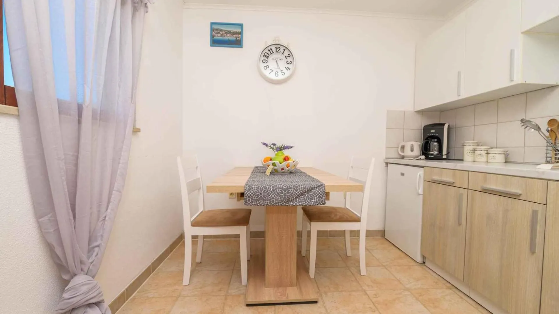 Apartments In Veli Losinj 26474 0*,